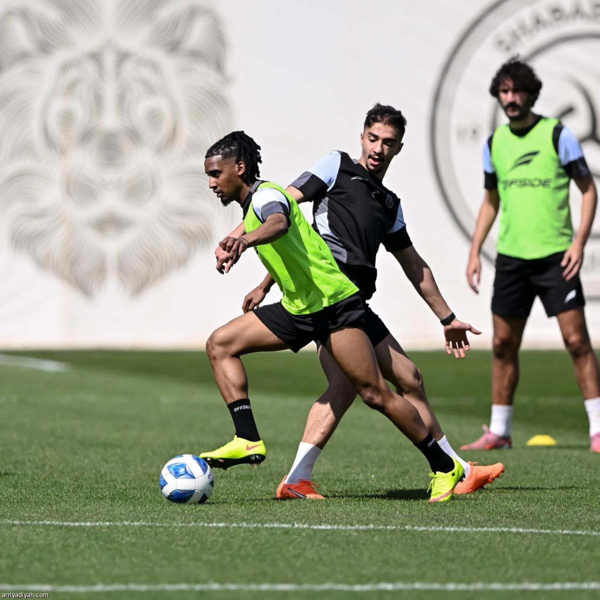 الشباب.. تدريبات مبكرة