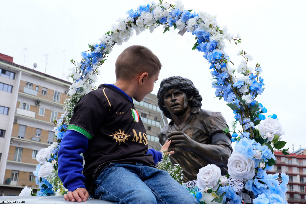 مجسم مارادونا