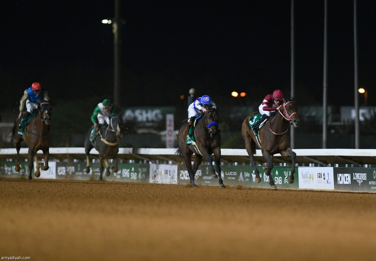 «فور إيفر يونج» يخطف الذهب