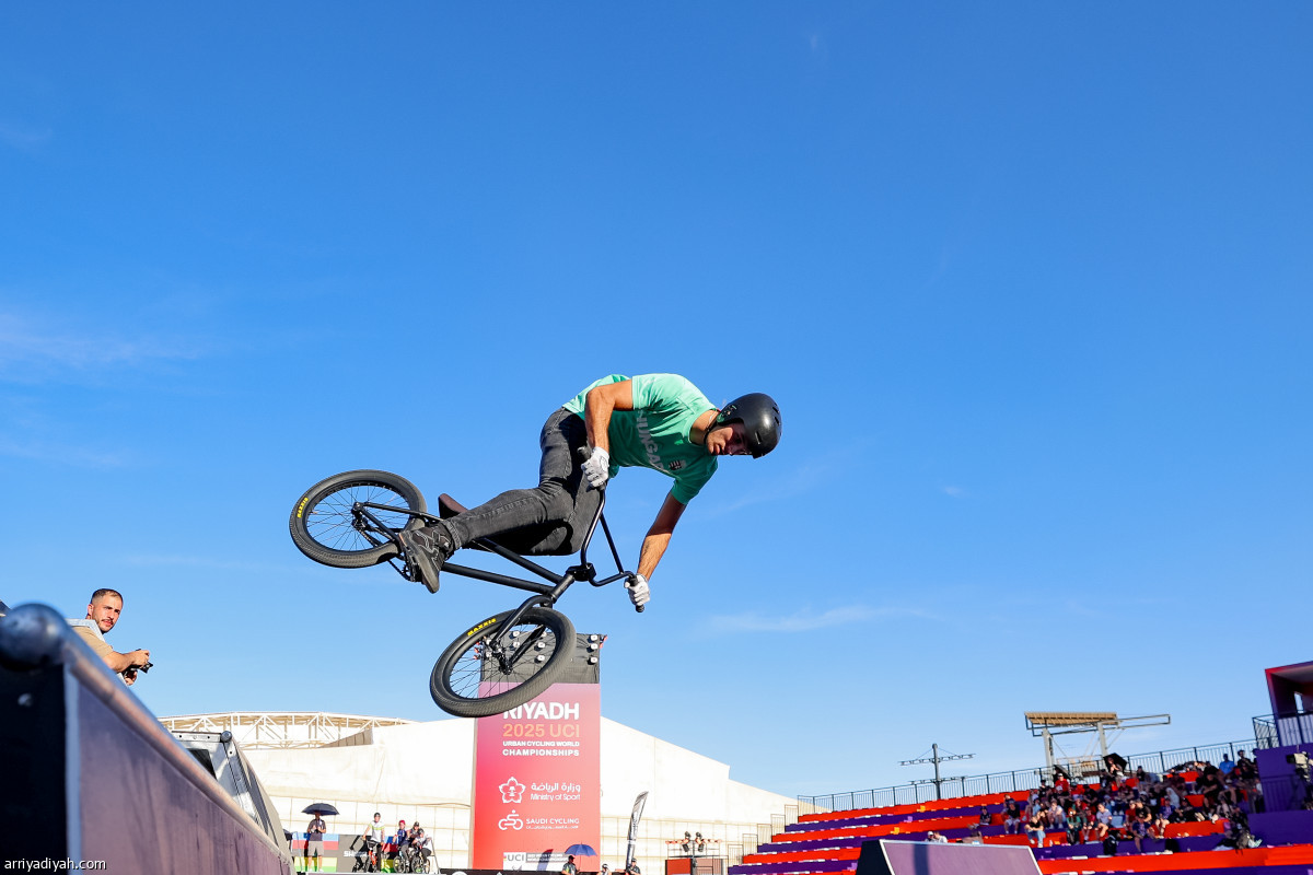 الدراجات الحضرية.. تستعرض