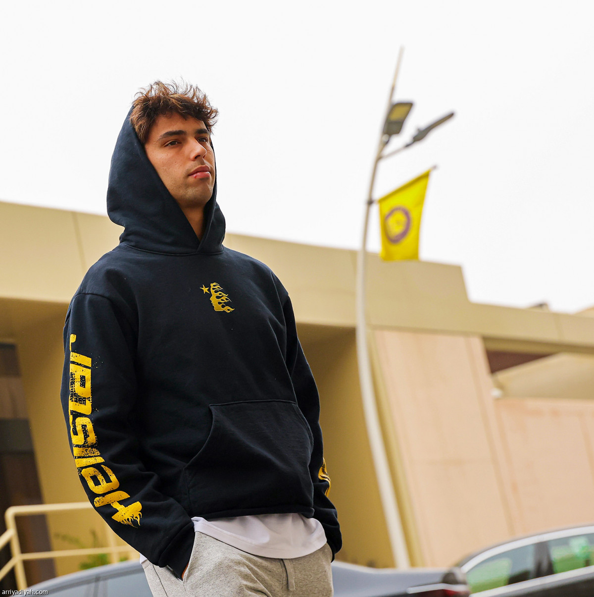 أجواء غائمة وباردة